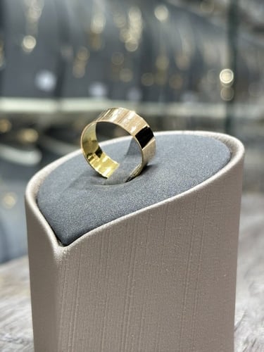 دبلة ذهب صافي عيار 21 وزن 3.3 الى 3.5 جرام