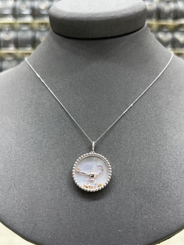 تعليقة الماس انيقة مع ذهب أبيض بتصميم مصباح علاء ا...