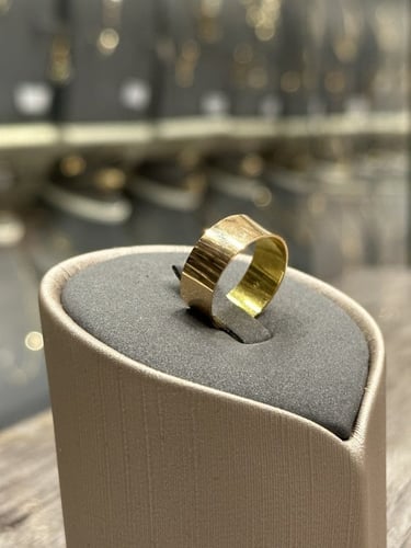 دبلة ذهب صافي عيار 21 وزن 3.3 الى 3.5 جرام