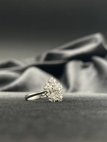 خاتم الماس نسائي شكل زهرة الثلج الفاخر