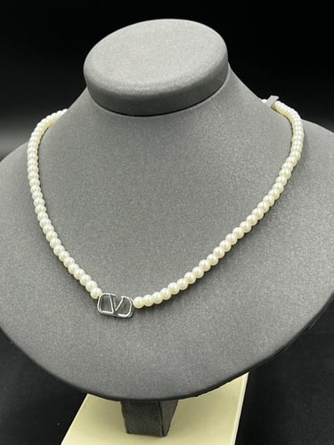 عقد ذهب ابيض مع لولو تصميم رقم2