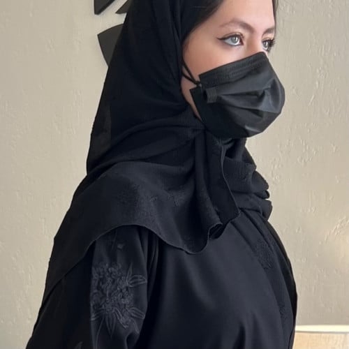 طرحة أسود ثلجي