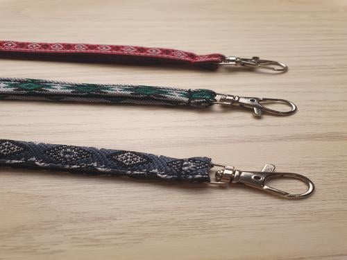 ستراب من القماش ملون