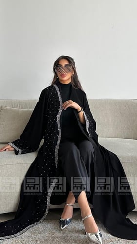عباية عيد سوداء مزينة بالشك المموج الأنيقة- 1531