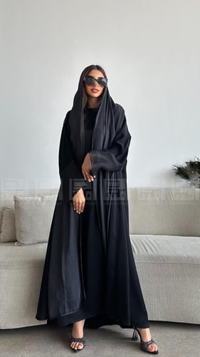 بكج عبايتين عباية يومية أنيقة و عباية حراير البنية...