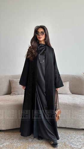 عباية عيد سوداء بقماش ليمار تزدان بالشك- 1544