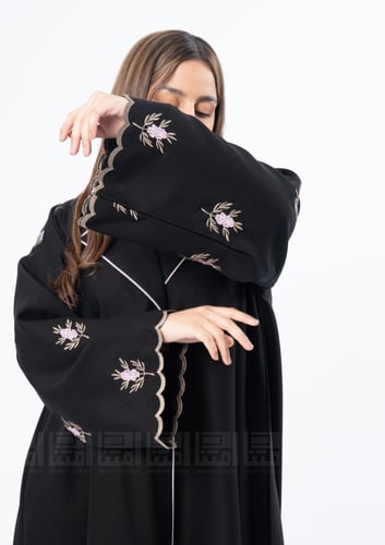 بكج عباية سوداء بقصة رسمية بتطريز زهور3099