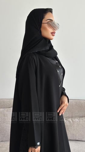 عباية عيد سوداء كلوش كامل تزدان بالدانتيل- 1548