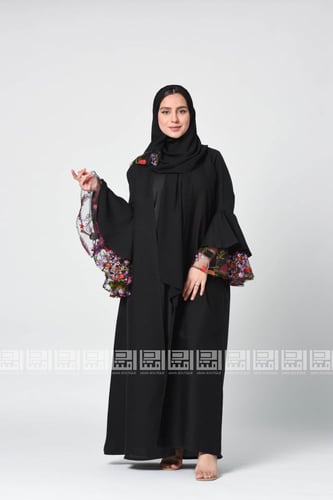 عباية سوداء بأكمام الشيفون الوردي 1271