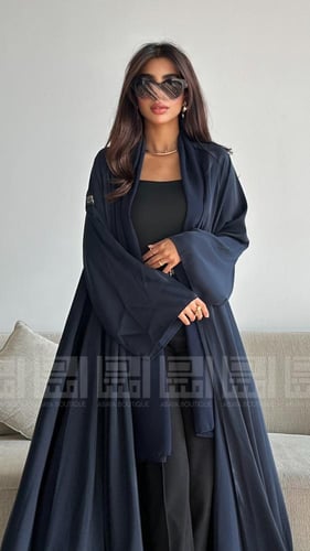 عباية صيفية كلوش بقماش حراير كحلي بارد بتصميم A Li...