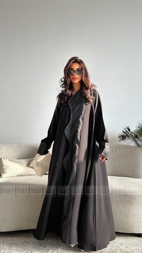 عباية سوداء أنيقة بقصة نصف كلوش- 1398
