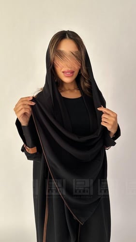 عباية سوداء صيفية بأكمام مميزة 1440