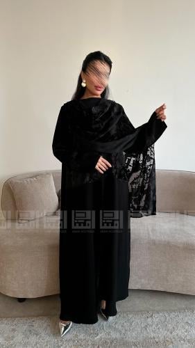 عباية سوداء بتداخل المخمل المشجّر مع شال مرن -1610