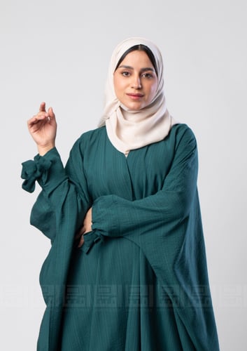عباية بشت خضراء بأكمام مميزة-1318