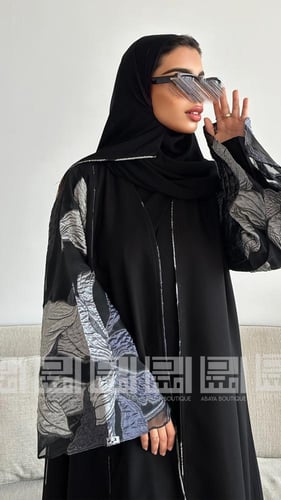 بكج عباية سوداء ربع كلوش باكمام من الجاكار المورد...