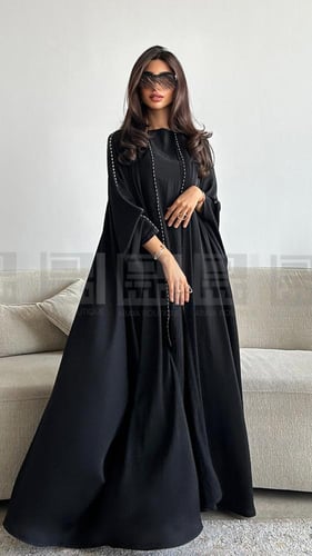 بكج عبايتين عباية سوداء بتصميم بشت و عباية يومية أ...