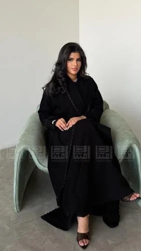 عباية سوداء صيفية بتصميم ناعم وعملي-1650