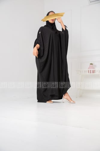 عباية بشت سوداء انيقة 1185