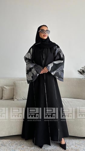 بكج عباية سوداء ربع كلوش باكمام من الجاكار المورد...