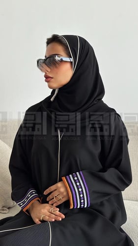 عباية عيد سوداء بتطريز ملون وتصميم ربع كلوش- 1422