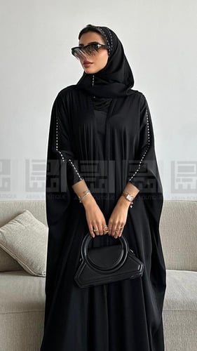 بكج عبايتين عباية سوداء بتصميم بشت و عباية حراير ا...
