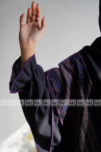 عباية بقصة الفراشة مزينة بالقيطان البنفسجية 1030