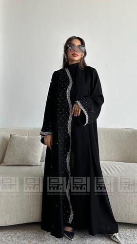 عباية عيد سوداء مزينة بالشك المموج الأنيقة- 1531
