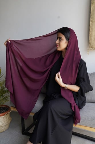 طرحة عنابي سادة 1048