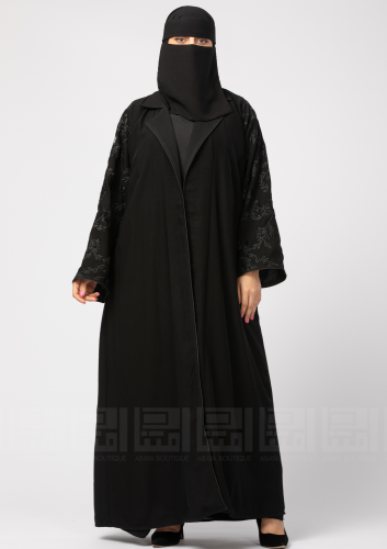 عباية بتطريز أسود على الأكمام مع فستان متصل 1334