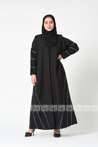 عباية سوداء بخطوط بيضاء مطرزة 1222
