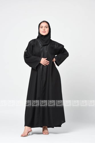 عباية سوداء مميزة بتطريز البشت الأسود 1274