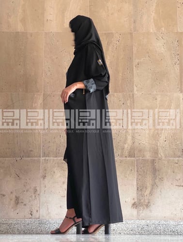 عباية سوداء بجيوب 1052