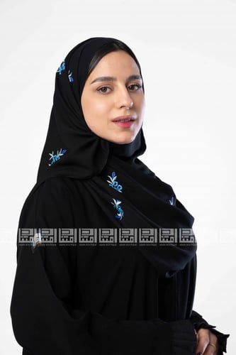 طرحة سوداء بتطريز ورد أزرق 3039