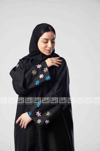 كم منفصل مطرز بالورود 3055