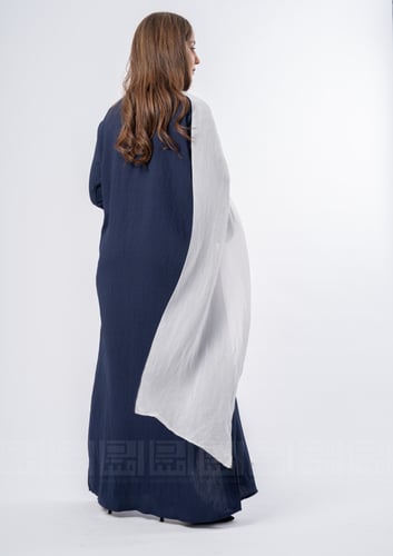 عباية كحلية بشال أبيض أنيقة بتصميم عصري- 1146