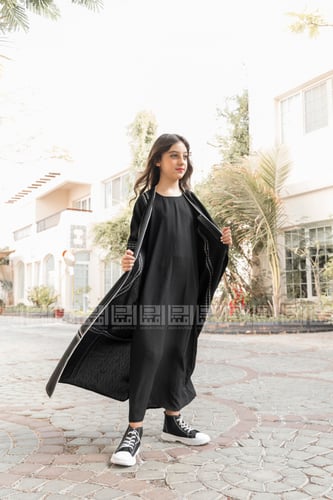 فستان عباية حرير أسود 5011