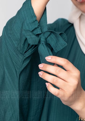 عباية بشت خضراء بأكمام مميزة-1318