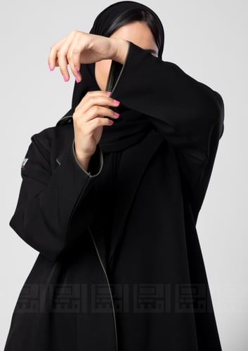 عباية بليزر سوداء بقيطان 1336