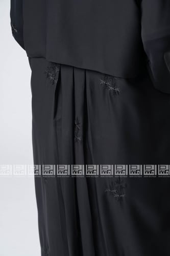 عباية زهو ، بتصميم ترنش كوت 1288