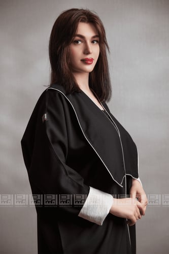 عباية سوداء بحواف بيضاء 1210