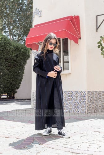 عباية سوداء بقيطان زرقاء 5000