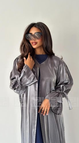 عباية تفتة حريرية باردة رمادية بأكمام جرس- 1442