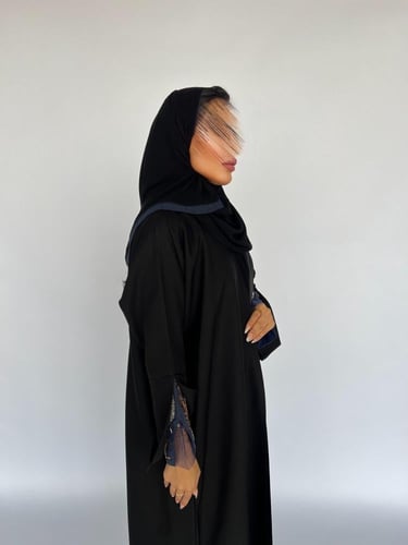 عباية مطرزة بأكمام ثلاثية بتصميم أنيق- 1360