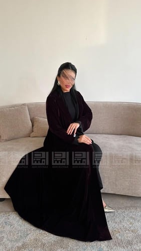 عباية عيد مخمل بدانتيل راقٍ وقصّة ربع كلوش -1609