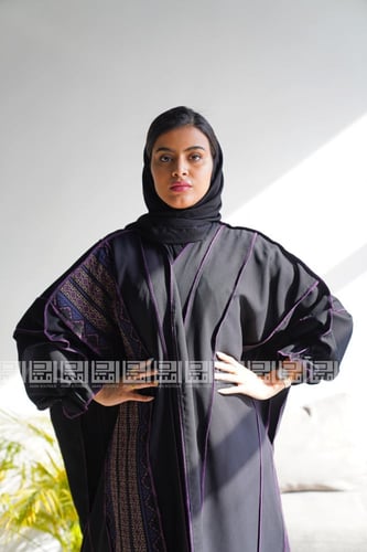 عباية بقصة الفراشة مزينة بالقيطان البنفسجية 1030