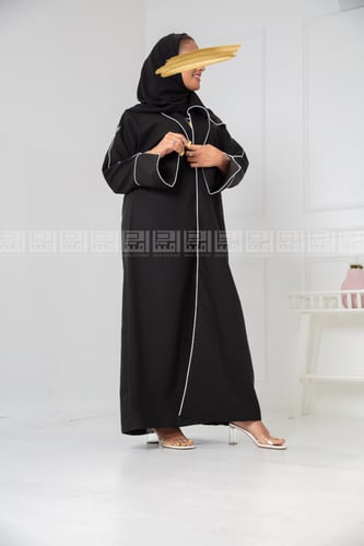 عباية أنيقة سوداء بقيطان بيضاء- 1191