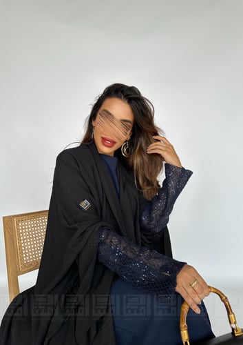 عباية سوداء فخمة بأكمام ترتر كحلي وقصة قطرية- 1407