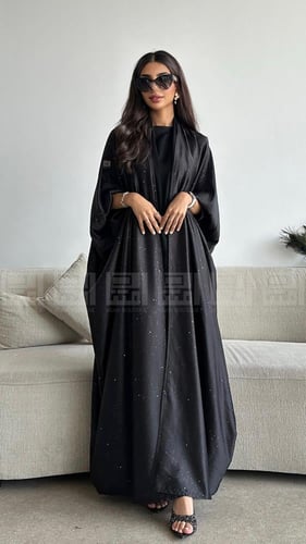 عباية عيد بشت سوداء باردة بقماش الحرير 1395