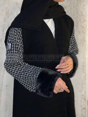 عباية سوداء شتوية بأكمام شانيل والفرو 1101