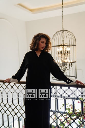 عباية سوداء بتفاصل كم بيضاء 1021